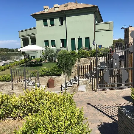 Bed & Breakfast Villamir 3*