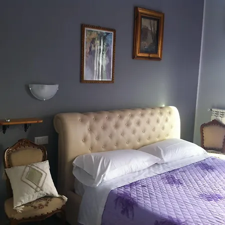فندق مبيت وإفطار Villamir ألبينغا