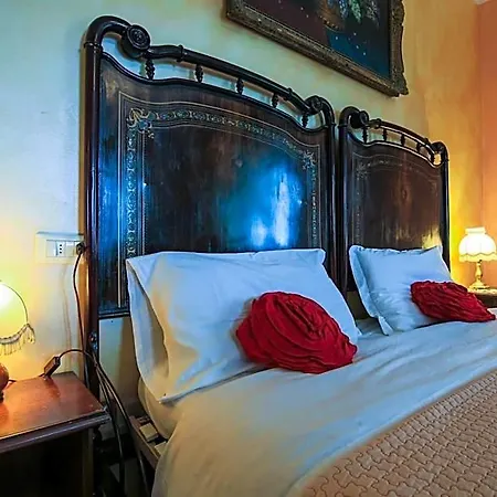 Bed & Breakfast Villamir 4*