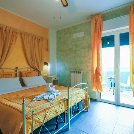 Villamir Oda ve Kahvaltı Albenga